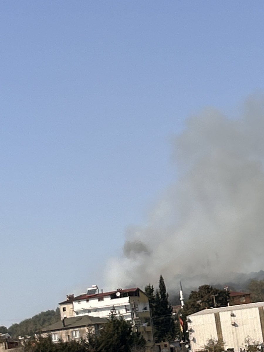 gnn_seno's tweet image. Bayrak Tepe yaniyor.
#pelitli 
#gebze 
#kocaeli 
@gebze_belediye 
@kocaelibld 
#bayraktepe