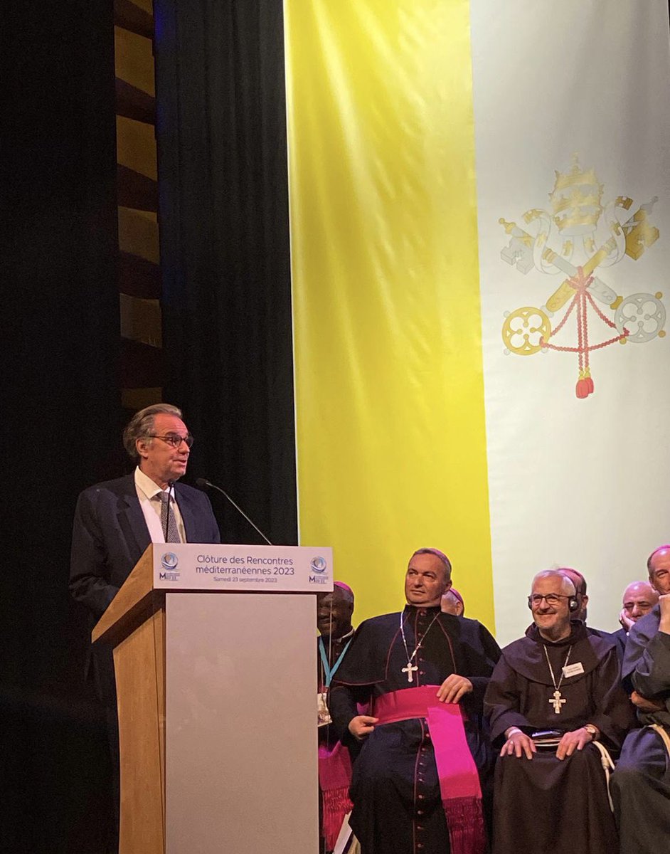 RenaudMuselier's tweet photo. Journée historique pour #Marseille et la #RegionSud. 

Un message d’humanité, de fraternité de Sa Sainteté le #PapeFrançois, pour la Méditerranée et son destin ! #PapeAMarseille https://t.co/44cTSxsR1D