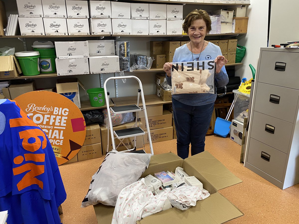 letsfundit_ie's tweet photo. 🧩 | Kerry Hospice | 🫂 

Delighted to drop these 47 Handheld Fans and 50 Sets of Pyjamas down to Mary at @kerryhospice yesterday. 

These will be given to those receiving care and support from Kerry Hospice. 

Thank you for your wonderful work!

🌐 👉 https://t.co/Z0XuIzx6Kz https://t.co/EBITPN5HFz