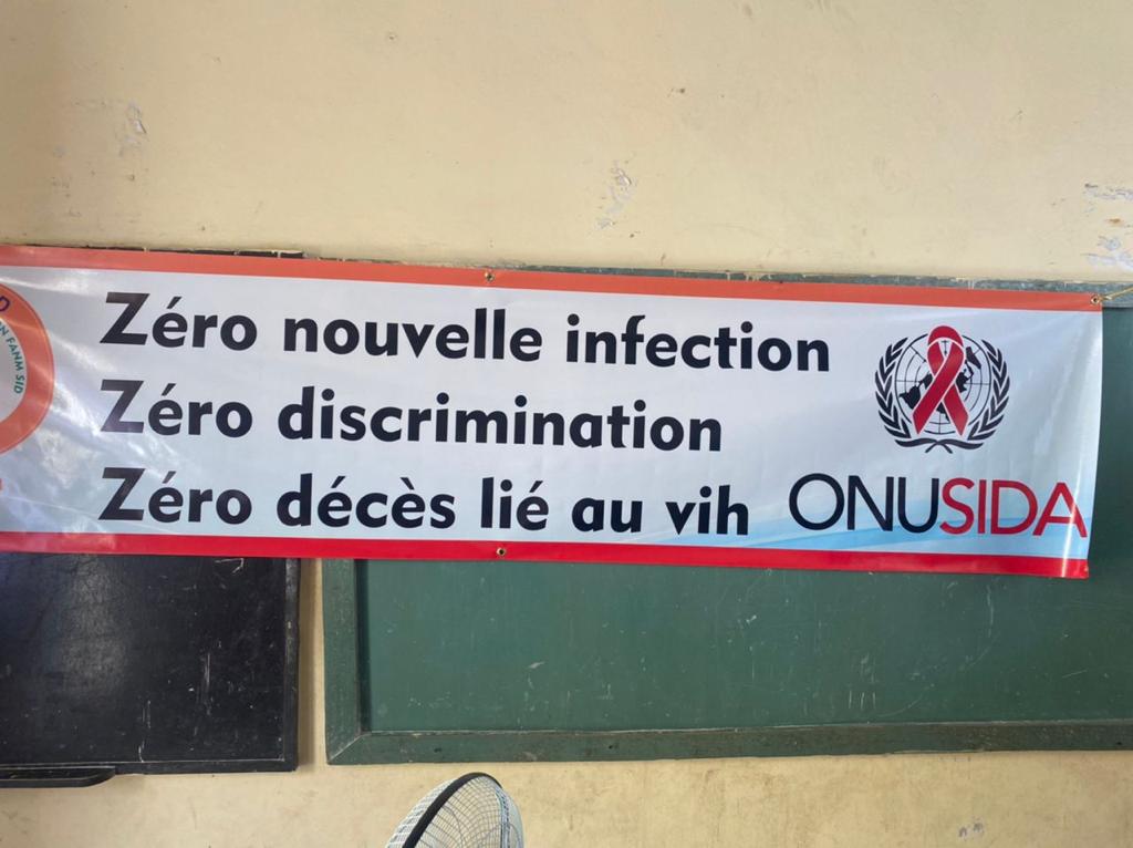 OnusidaHaiti's tweet photo. 🇭🇹 Haiti, Sensibilisation contre le VIH/SIDA auprès des jeunes et adolescents de la commune de Tiburon( Sud), organisée par Konbit Fanm nan Sid (KOFASID), supportée par @MsppOfficiel @OnusidaHaiti ana travers les fonds du projet #SSIAF @AmbCanHaiti @UnaidsLac https://t.co/KchtARUFeB