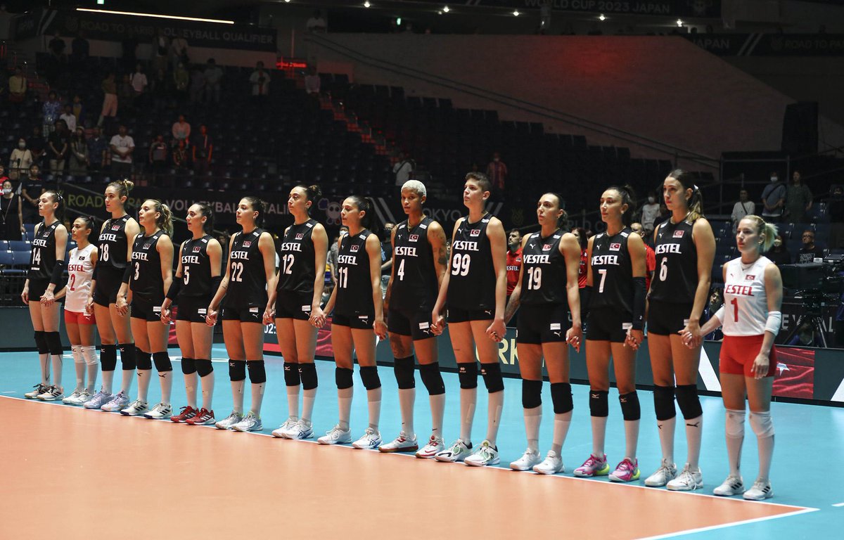 pusholder's tweet photo. #FileninSultanları, Paris 2024 Olimpiyat Elemeleri B Grubu 6. maçında ev sahibi Japonya'yı 3-1 mağlup ederek, 6'da 6 yaptı ve olimpiyatlara gitme hakkı kazandı. https://t.co/y5BVJf1Ceo