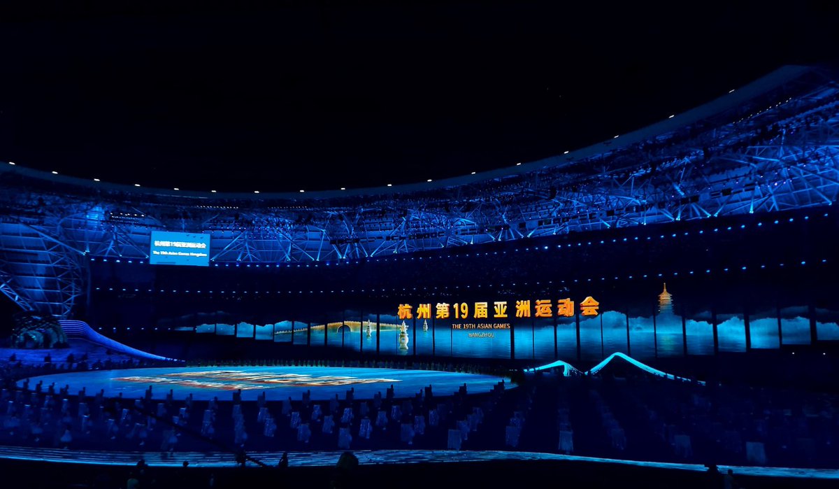 OlympicLK's tweet photo. @19thAGofficial
The Opening Ceremony officially started and our proud #TeamSrilanka will enter the stadium shortly!
#NOCSriLanka #Hangzhou2022 #goLankago https://t.co/erKKl6DeY6
