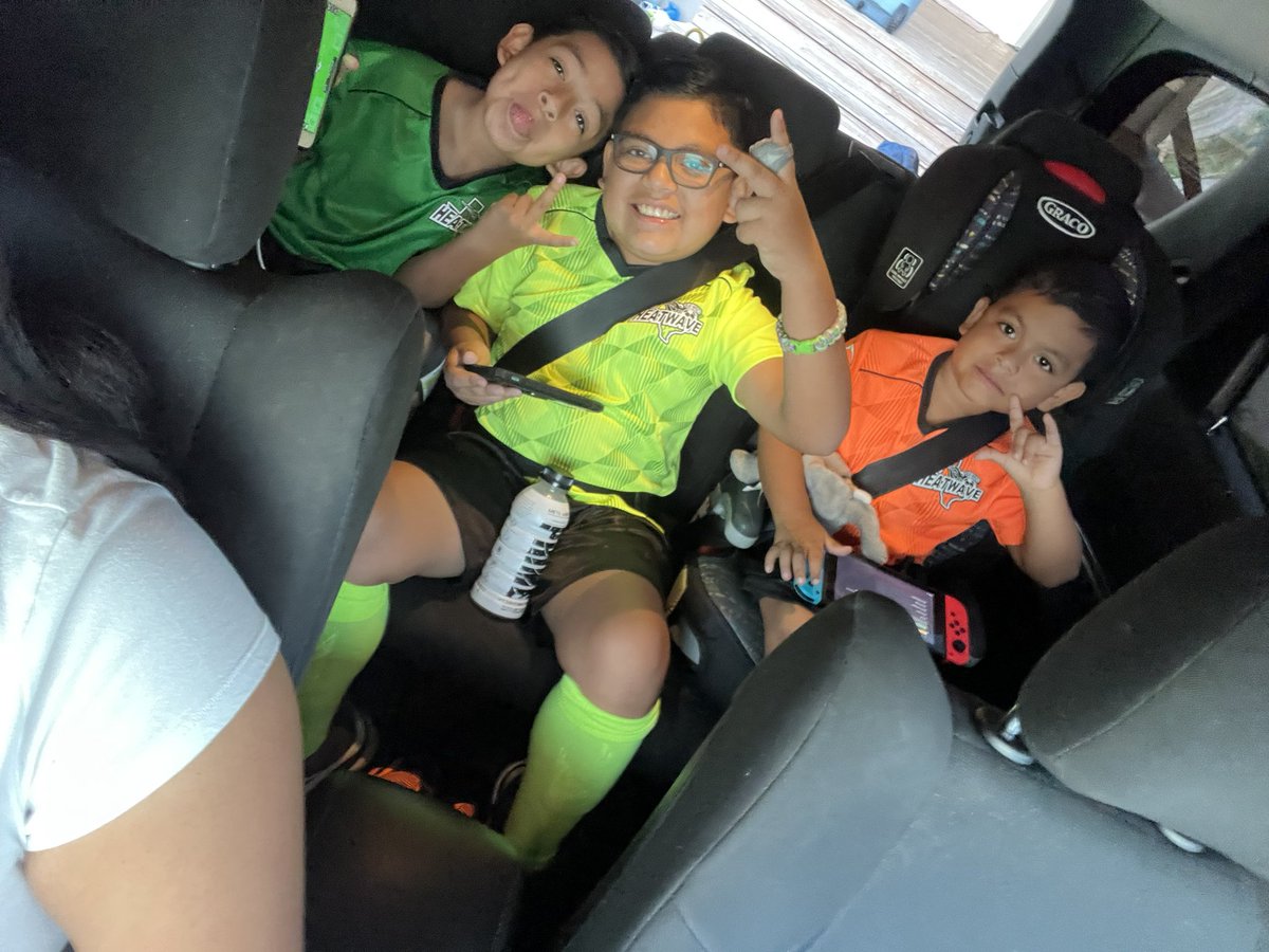 Ale31Hdz's tweet photo. Ready for Todays Early Games ⚽️🤟🏼 https://t.co/ChuHtXoN2H