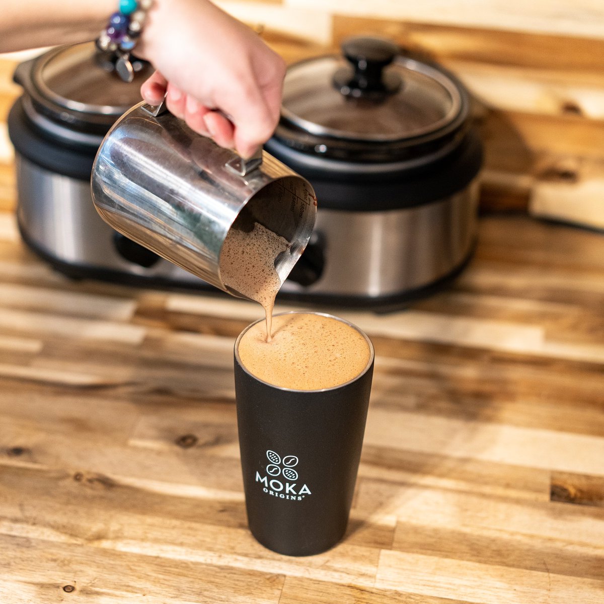 🍫☕️ Join us at our chocolate factory cafe! Indulge in hot mocha lattes, nitro cold brew, and a chocolate lover’s paradise of samples. Don’t miss our FREE factory tours and tastings at 10:00am and 2:00pm. See you there! 🌟 #ChocolateFactory #Darkchocolate #Pennsylvania #Honesdale