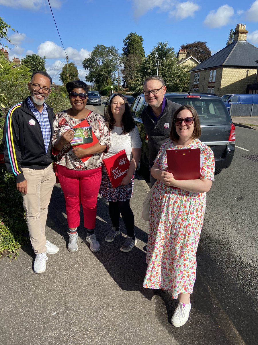 TimRoberts76's tweet image. 25 days to election day! Out in #Flitwick talking to voters about @alistrathern and his priorities for Mid-Bedfordshire. Nearly everyone i spoke to was fed up with the @Conservatives and want change #Ali4MidBeds