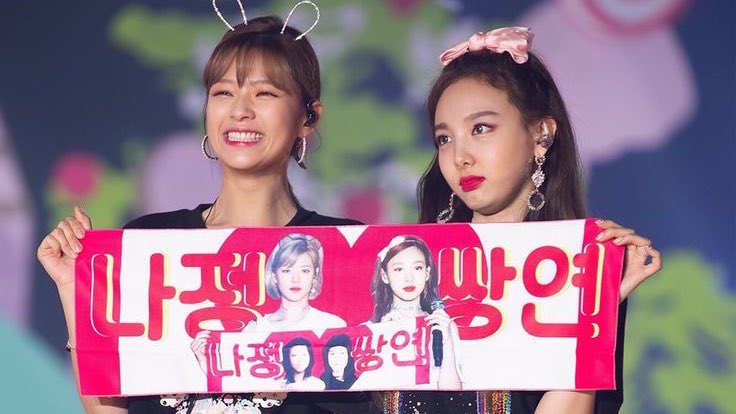 najeong loopics tweet media