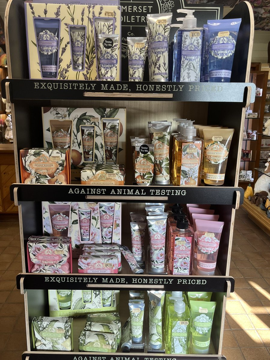 ashnurs's tweet photo. It’s 93 days til Christmas!!! 🎄
Our gift shop is getting into the festive spirit. Why not make a start this weekend and pop in and see our lovely selection of gifts and cards?

#christmasshopping #giftshop #ashwood #gift #christmas #presents #christmascountdown #open7daysaweek https://t.co/GXEmI3BPsJ
