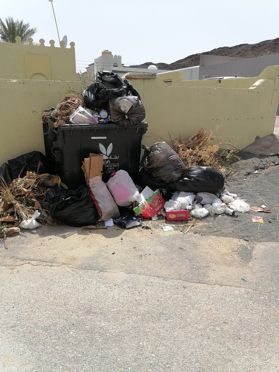 fFXZBUh8rR2kqKn's tweet photo. كيف نجعل بلدنا نظيفة ونرى هذا المنظر كل يوم أين المتابعة واين الأمانة؟ https://t.co/X6tv53w9hv