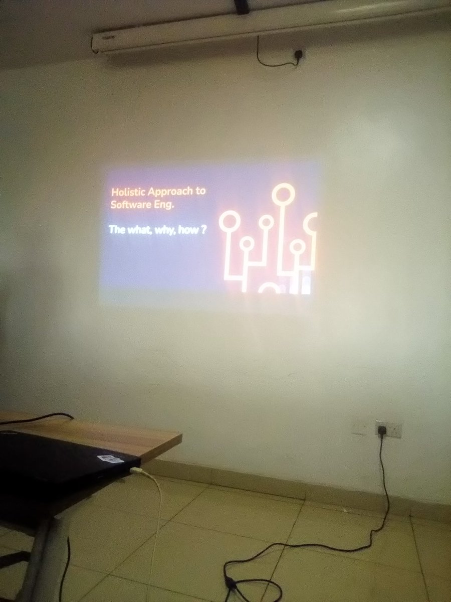 Kipkiruidjango's tweet photo. Immersed in the world of software engineering at #DisruptSummit's afternoon session! Learning how to craft exceptional digital experiences. 🖥️💡#moringaschool https://t.co/XzslhrzgZR