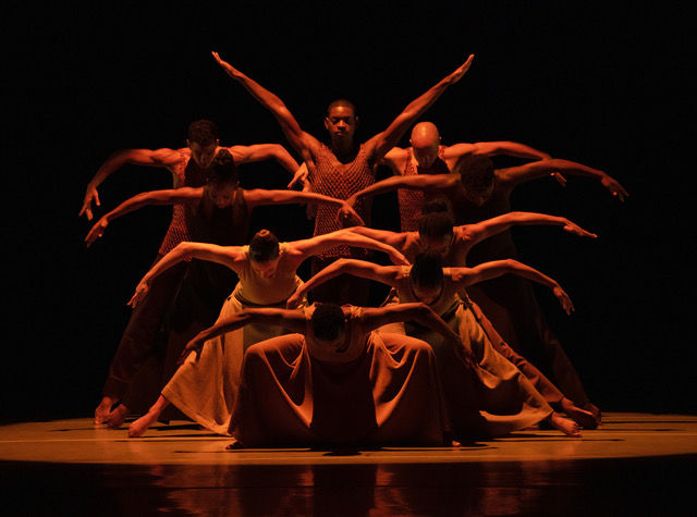FairyPowered's tweet photo. "From the most advanced but flawless ballet to Ailey’s iconic angular arms, spins and kicks, there is nothing this company cannot do"
https://t.co/6nuULKlJ5O https://t.co/Go2xuZ5dw5