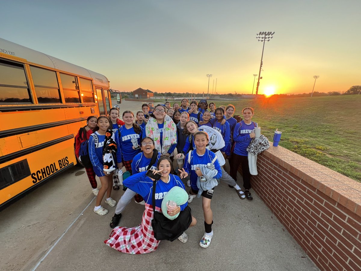 A B-E-A-UUUUTIFUL morning to play volleyball! ☀️🏐 An early morning for 7th &amp; 8th Grade volleyball A teams at the Stephenville tournament. Ready to grow today! 💪🏻🪴 #FAMILY