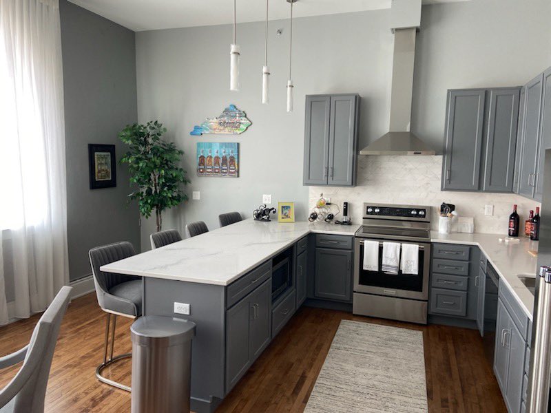 thewonbroadway's tweet photo. ‼️2 Bedroom 2 Bath Executive Suite Available‼️

The suite includes upgraded appliances and TVs and comes fully furnished, including linens, kitchenware, and towels. It has two gigantic windows that overlook Broadway. Message us to schedule your viewing! https://t.co/40x3Fd93Wm