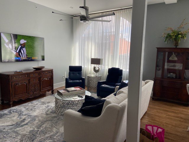 thewonbroadway's tweet photo. ‼️2 Bedroom 2 Bath Executive Suite Available‼️

The suite includes upgraded appliances and TVs and comes fully furnished, including linens, kitchenware, and towels. It has two gigantic windows that overlook Broadway. Message us to schedule your viewing! https://t.co/40x3Fd93Wm