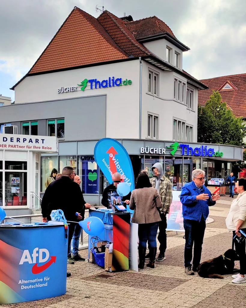 AfD_HSK's tweet photo. Heute Vormittag war ein Teil unseres Vorstandes in Korbach (Hessen) den Wahlkampf dort für die bevorstehende Landtagswahl zu unterstützen.
💙🇩🇪

#afd #afdnrw #afdhessen #ltw #ltwhessen #hsk #einzigealternative #remigration #korbach #unserlandzuerst #unservolkzuerst https://t.co/21WgYEwJjY