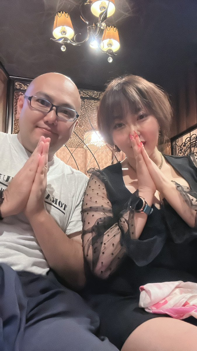 shugo_s's tweet photo. エフエム岩手パーソナリティの先輩のお店　#シレーヌ さんにお邪魔してきました。ママさんが美人過ぎて、私の鼻の下が伸びてます。 #スナックいがわ #SUNDAY坊主アワー #サンデー坊主アワー #サンアワ #喜雲寺 #fmiwate #エフエム岩手 https://t.co/1Mlj1q4YRr