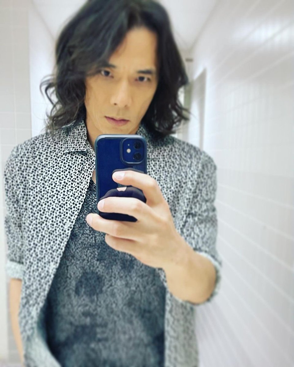 ashitahagero's tweet photo. Posted @withregram • @whyteamusic ヤンマースタジアム長居day 2終了!気温がそないに高くなくて良かった。:)
#espblu #daddario #bognerecstasy #lamantaguitarstraps #last #思いっきりやりますよって #よろしゅうお願いします
いよいよ明日千秋楽だね〜
寂しいなぁ😞
やっぱライブ前の髪型ええね https://t.co/tH6NqxiApi