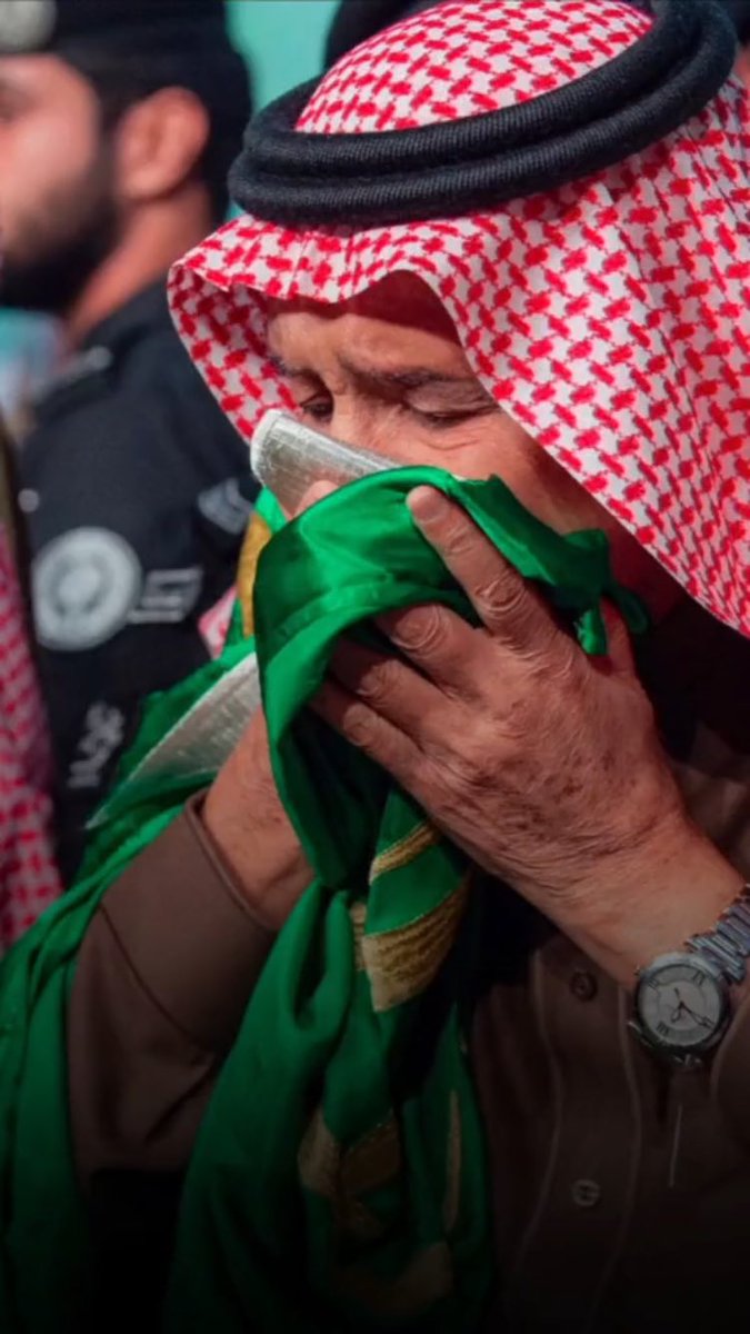 ah059ah's tweet photo. 93 عام - نعانق عنان السماء 
همة وعملًا وطموحًا ونرسو كجبال طويق ثباتًا وشموخًا ،
كل عام والسعودية تعانق السماء مجدًا وتصنع المعجزات نحو القمة 
كل عام ووطني يحضن السحاب فخرًا وعزًا 💚 #اليوم_الوطني_93_السعودي #اليوم_الوطني_السعودي_93 https://t.co/24IUbRiw0Y