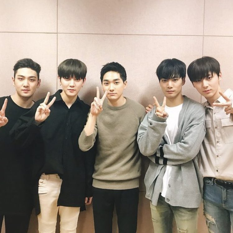 LA120315's tweet photo. 지금 탐라 흡사
2017...
이거 기억하는사람... https://t.co/ZrMZRSzdA4