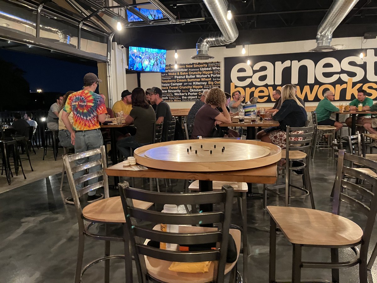ExtraPintToledo's tweet image. Had a great time last night at @earnestbeer Westgate. We meet some new friends and got to flick around with some old ones as well. Cheers!🍻 #crokinole