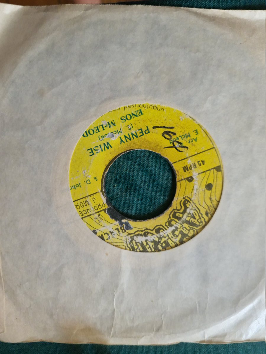 #Vinyl sorting, which has been a dusty pleasure today, and then you see the sale price on <a href="/discogs/">Discogs</a>