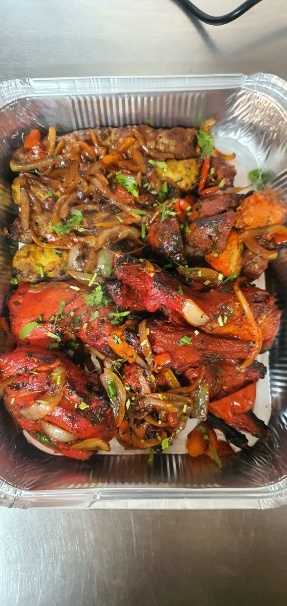 kitchenplazaco's tweet photo. Mixed grill  4 for take away! 👉we offering 20% OFF for our Opening so, it's time to come and test our delicious food menus!

#takeawayfood #grill #takeawayorder #deshifood #fooduk #ukfood https://t.co/zvO7fpEnlm