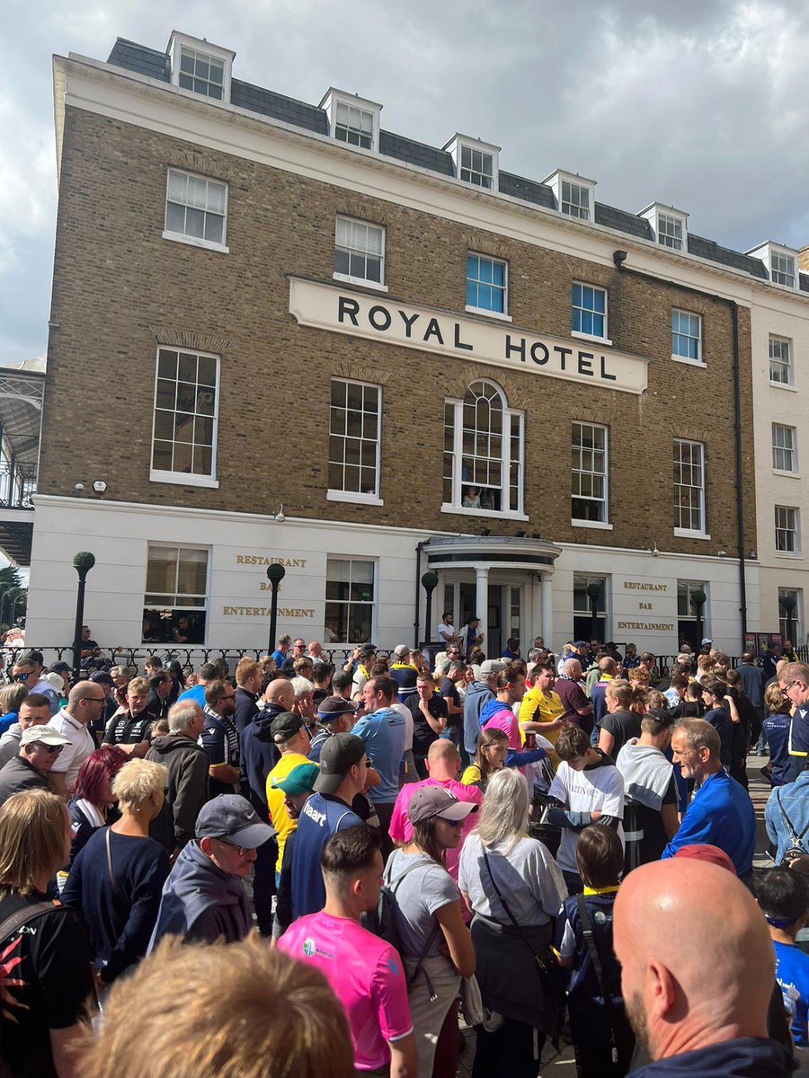 shrimperstrust's tweet photo. Excellent turnout! We are Southend United! You are Southend United! MARTIN OUT #MartinOut https://t.co/VA2cfFjD8d