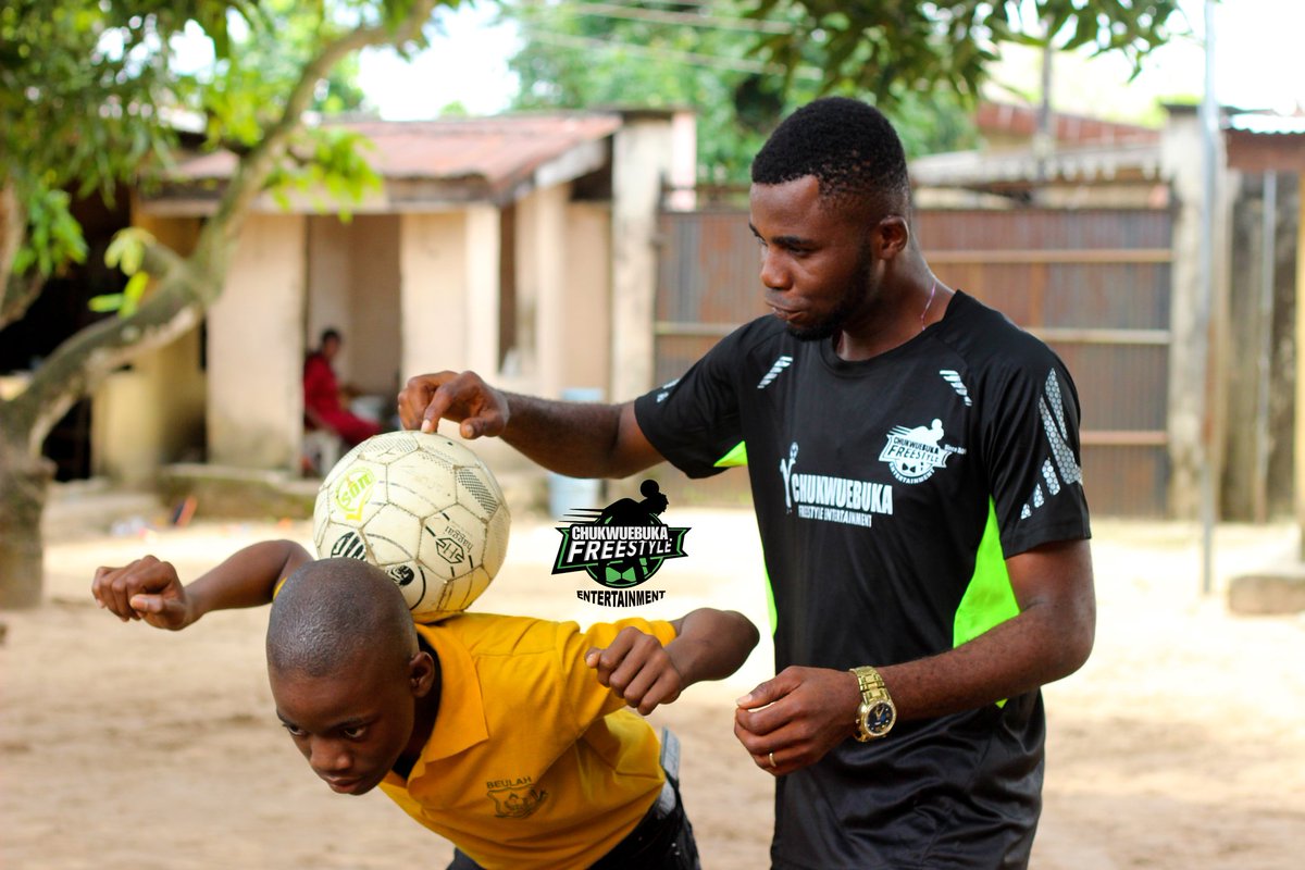 ChukwuebukaFA's tweet photo. WEEK 69➡️ #CSFFTP23 

At Beluah Model School in Aba on 22/9/2023 with @ChukwuebukaEZ

They produced the 2022 #CSFFC female winner #MiracleNgozi who's set 2 defend her title in November &amp; also have her first @GWR World Records attempt on 30th Sept in Aba

#ChukwuebukaFreestyle
1/2 https://t.co/5kevPZTpBI