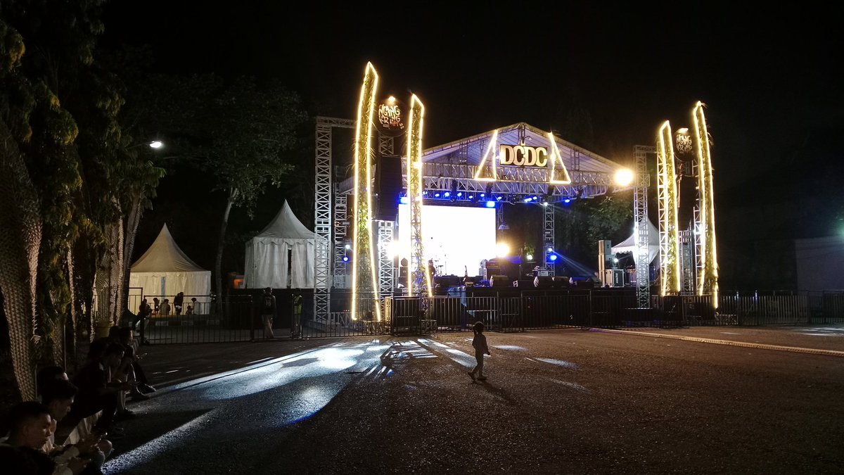 BEDA DARI LAINNYA tweet media