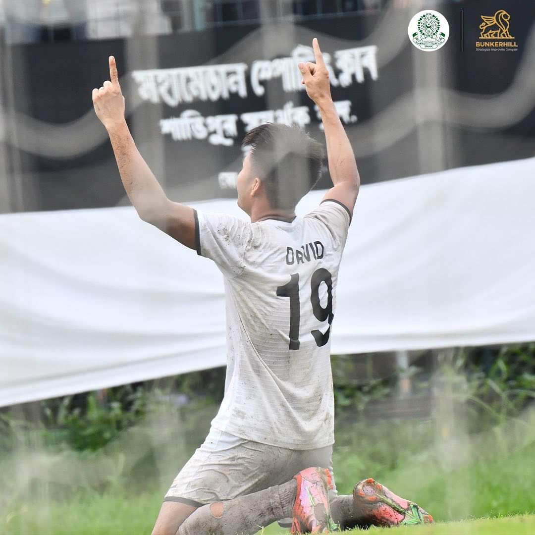 A boy from #Mizoram is on a dream run with #mohammedansc with 19 goals in #kolkattafootballleague in 14 games 6 goals in 3 match in #durandcup to become golden boot Winner. 
#ileague loading for the boy.....