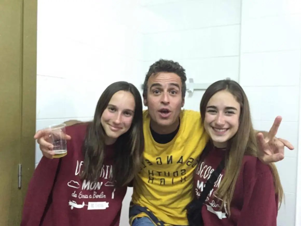laia_borri's tweet photo. “Quan siguis enllà pren-te la vida com vingui,
quan siguis enllà pren de qui vulguis la mà.”

Gràcies Ferran, t'estimem 🕊️ vola alt ♥️ https://t.co/K7BHkMdrqL