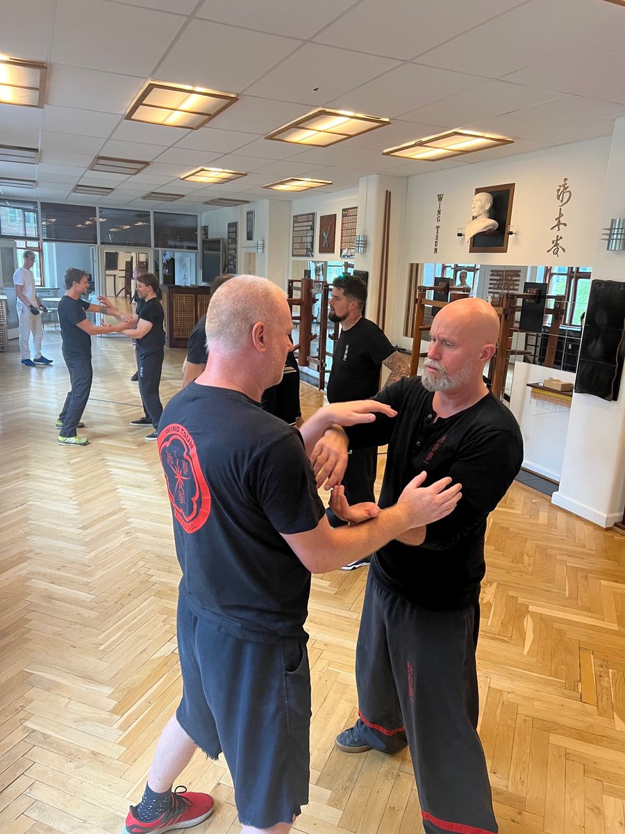 DKwingtsun's tweet photo. Hyggelig fredagstræning. Man skulle næsten tro det var ”Black Friday”!
#WT #WingTsun #7Structura #WingTsunDanmark #SeptemStructura #WTScandinavia https://t.co/NyVCLPhjBI