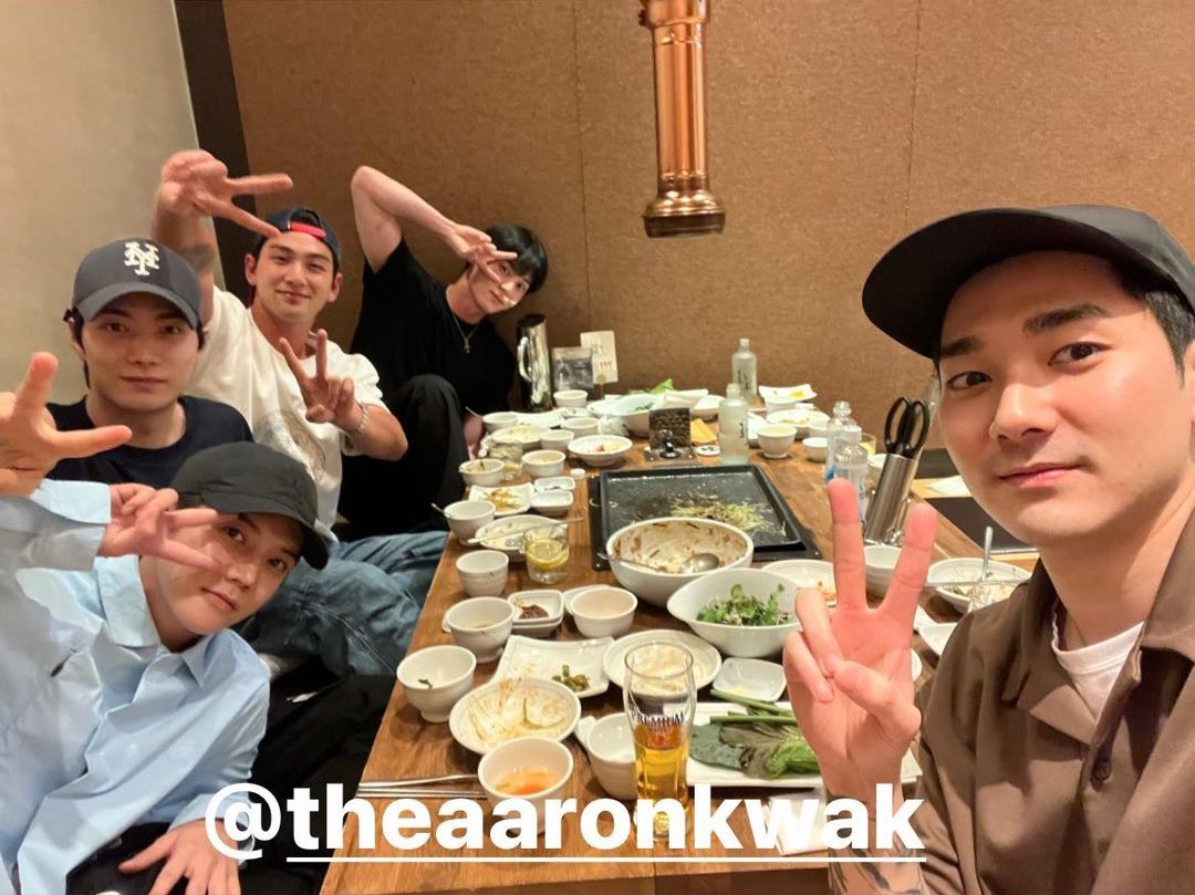 [INSTAGRAM]
🐢
🐶❤️
🐯❤️
🦊After so long☺️
🐰❤️

#NUEST #김종현 #아론 #백호 #황민현 #렌 #뉴이스트 #JONGHYEON #AARON #BAEKHO #MINHYUN #REN