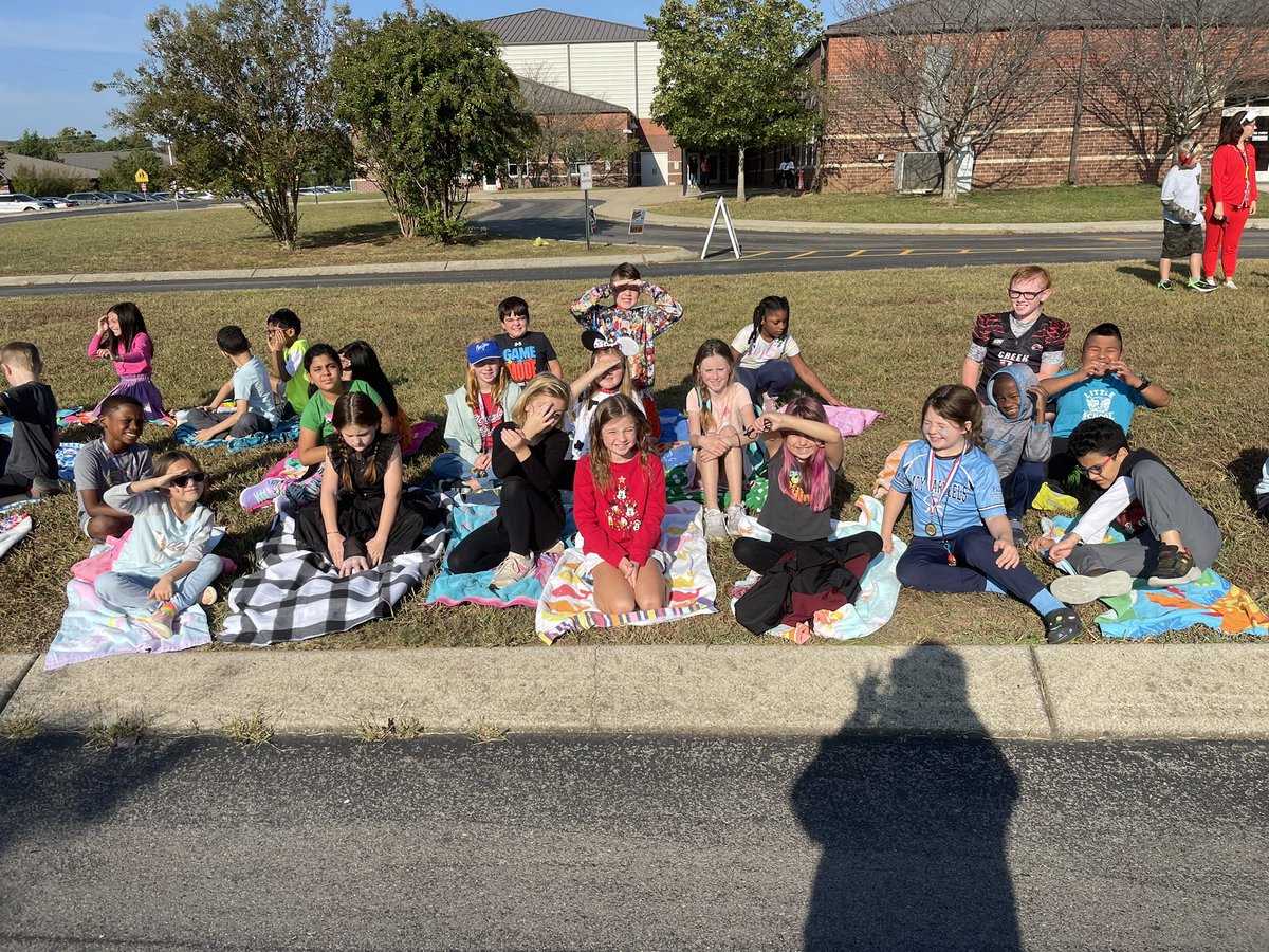 We loved watching the homecoming parade ❤️