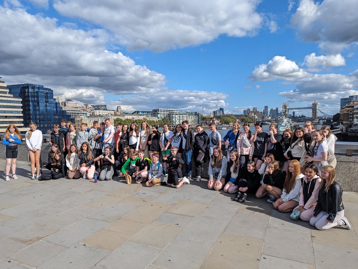 Lunch at Borough market for some hungry <a href="/Greenfaulds_HS/">Greenfaulds HS</a> students and a walk to meet our tour guides for this afternoon's journey around the sights of London. The female staff have stocked up on fudge for sneaking into the theater tonight 🤫