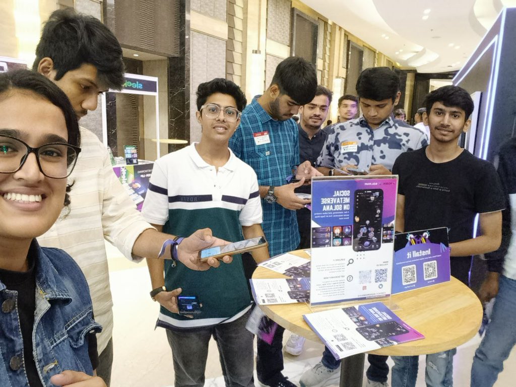 go_rosen's tweet image. Day 3 - @hackerhouses Mumbai 🥰

Meet us both in real life and in the Rosen metaverse 🌎

Be the pioneer in social metaverse, leading the trend and take the roof off from now 🙌🙌

#goviral #makethisgoviral #rosenapp #rosenmetaverse #socialmetaverse #solana #hackerhouse
