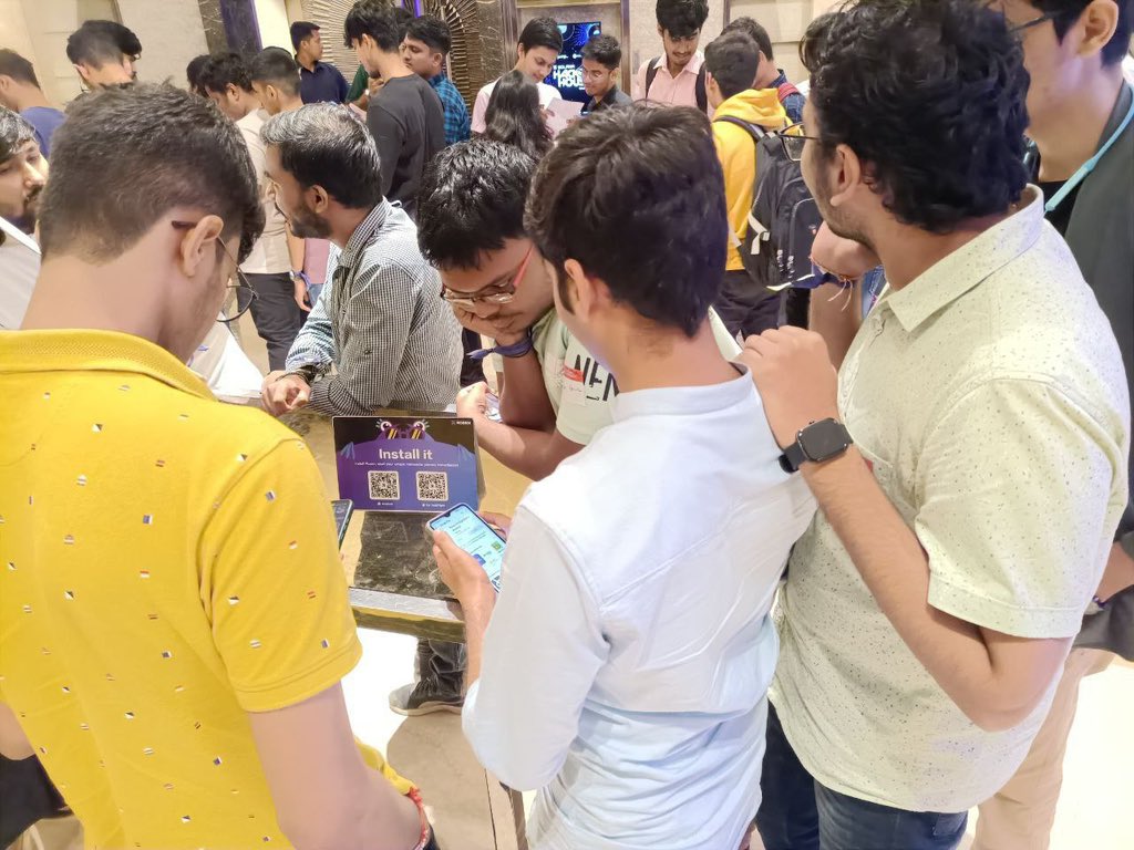 go_rosen's tweet image. Day 3 - @hackerhouses Mumbai 🥰

Meet us both in real life and in the Rosen metaverse 🌎

Be the pioneer in social metaverse, leading the trend and take the roof off from now 🙌🙌

#goviral #makethisgoviral #rosenapp #rosenmetaverse #socialmetaverse #solana #hackerhouse