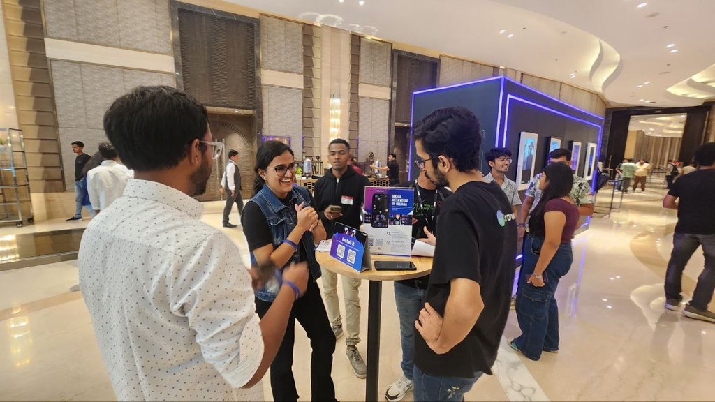 go_rosen's tweet image. Day 3 - @hackerhouses Mumbai 🥰

Meet us both in real life and in the Rosen metaverse 🌎

Be the pioneer in social metaverse, leading the trend and take the roof off from now 🙌🙌

#goviral #makethisgoviral #rosenapp #rosenmetaverse #socialmetaverse #solana #hackerhouse