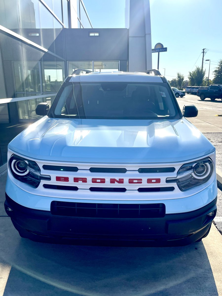 SmithFordAR's tweet photo. Happy Saturday and first day of fall! 🍂 Come see us at Smith Ford in Conway!

2023 Ford Bronco Sport Heritage 4WD

Heated Seats, Keyless Ignition, Remote Start, Rear View Camera, Lane Departure Warning, Forward Collision Warning.
(501)329-9881 https://t.co/FFQUdYH3Bm https://t.co/MT98zcwrJ0