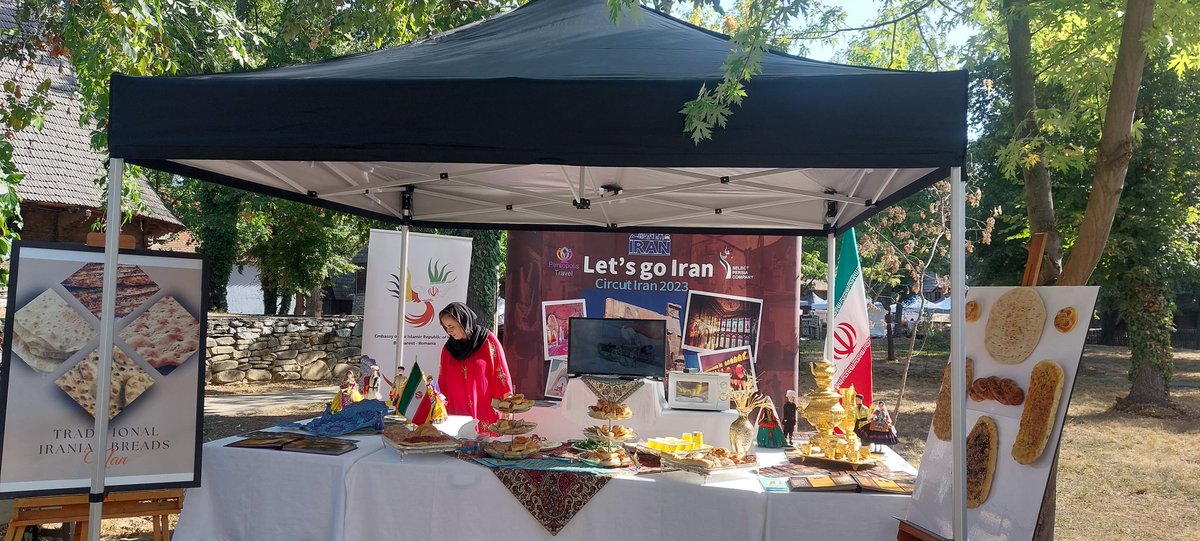 IRANinROMANIA's tweet photo. 🇮🇷 The Iranian Embassy in Romania joins the third round of the bread exhibition at the National Museum of the "Dimitrie Gusti" Village. 🥖
 H.E Sadat Meidani Ambassador of Iran highlights the importance of cultural exchange at such festivals. 🌍
 #CulturalExchange #IranianBread https://t.co/DKpVUaW0ZP