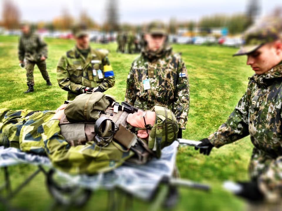 Swedforce's tweet photo. 7 år sen idag.. sårskademarkör #CBRN på övn #RECCEX i Umeå.. o #SkyddC.. aldrig frusit så mkt:) https://t.co/GpBRL2S3PZ