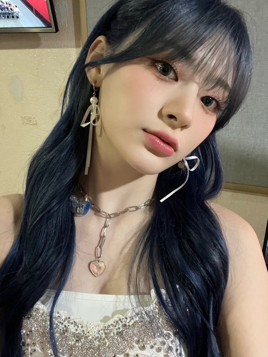 🦊💬
나 윤세은 파머함.

#STAYC #스테이씨 #Seeun #세은