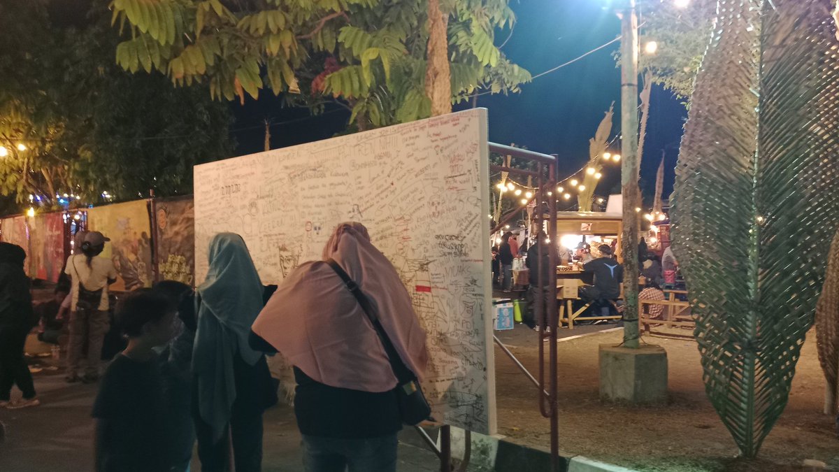 BEDA DARI LAINNYA tweet media