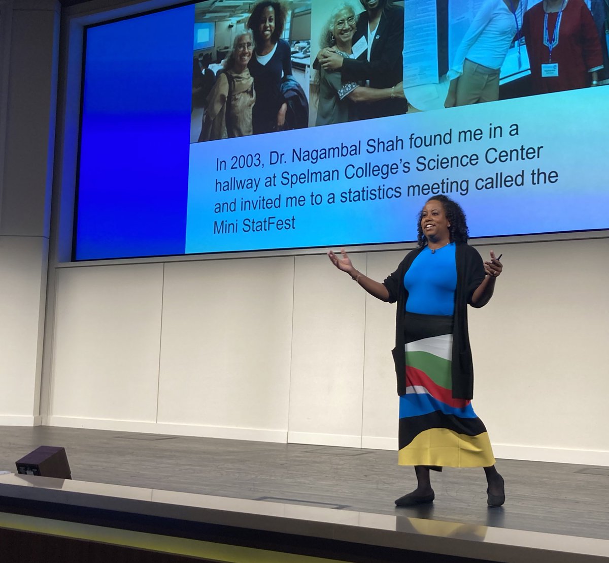 Dr. Che Smith kicking off the day at #statfest2023 at SAS with some StatFest stories leading into a talk about her career in stats and data science 📈📊💻!!