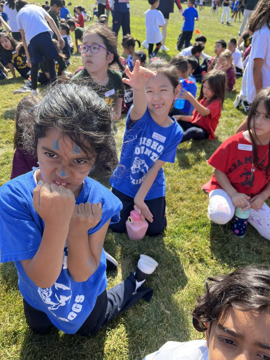 HTS_MsDAprile's tweet photo. 2B ran with all their might! Another successful Father Bob Run in the books. Congratulations, 2B. You did it! @HTSRichmondHill https://t.co/tYYDAPYTSf