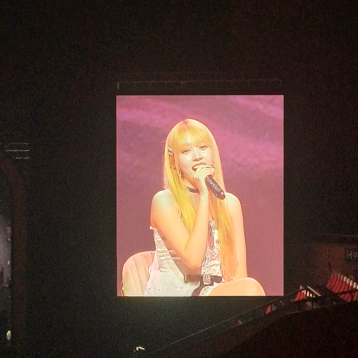Yoon__Flower's tweet photo. 20230923 스테이씨 틴프레시 콘서트

폰카에도 빛이 나는 용안⭐️⭐️

#자윤 #윤 #yoon #시은 #sieun https://t.co/qTGGCcZrKo