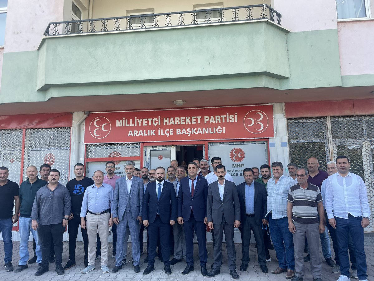 MHP Aralık İlçe Kongremizi İl Yönetim Kurulu Üyelerinin ve Aralıklı'lı hemşerilerimizin katılımı ile gerçekleştirdik.Bilge Liderimiz, Genel Başkanımız Sn. Devlet Bahçeli Bey'in her daim emrinde, yılmadan, yorulmadan ve istikrarlı bir şekilde çalışmaya devam edeceğiz.