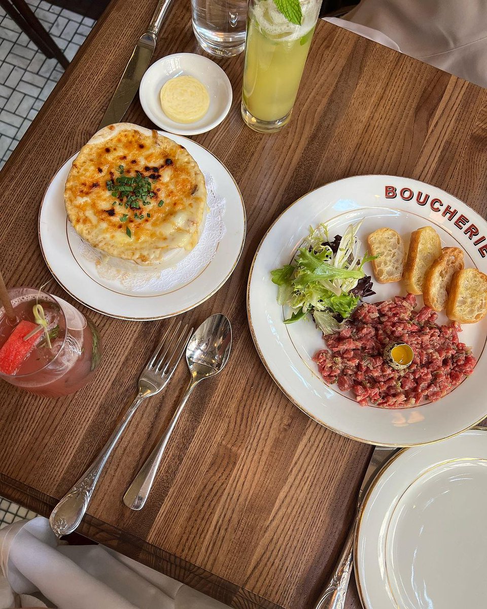 brituroman's tweet photo. 広くて雰囲気の良い店内と美味しいご飯😋❤︎

#美術館巡り
#美術館めぐり
#美術館好き
#展覧会
#西洋美術
#美術展
#アート
#アート好き���人と繋がりたい
#美術館好きな人と繋がりたい
#芸術好きな人と繋がりたい
#美術館
#芸術品
#芸術
#芸術家
#画廊
#自撮り 
#楽しむ https://t.co/aE28HC8U7w