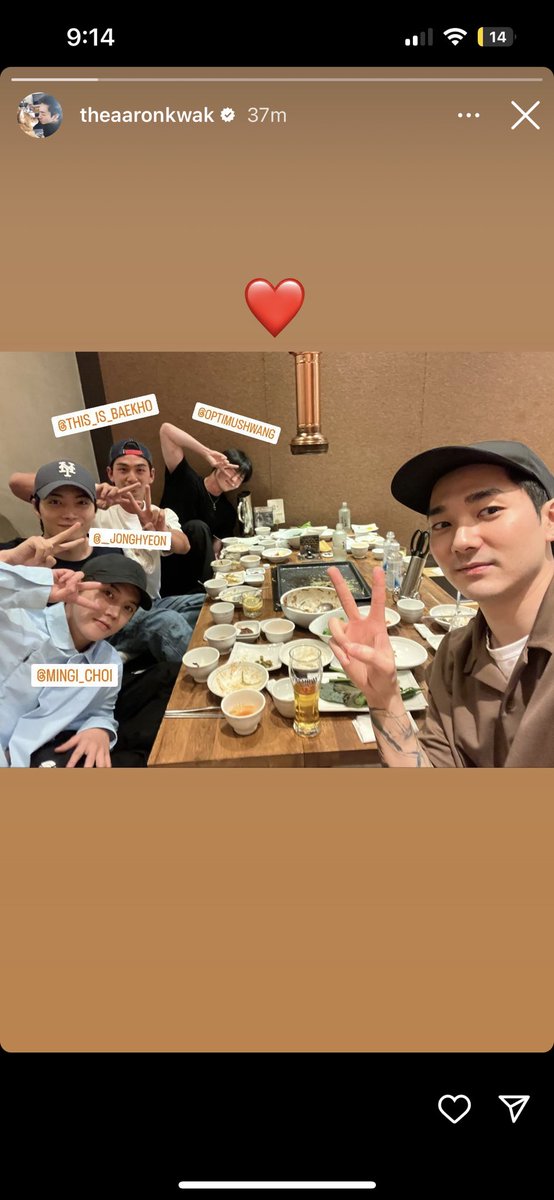 kangcorgi's tweet photo. for post nuble loves this ot5 picture is like what the 2019 ot5 reunion feels like after not seeing them together for so long idk how to explain it but it feels very full circle-y https://t.co/ZAoTlVgv8J