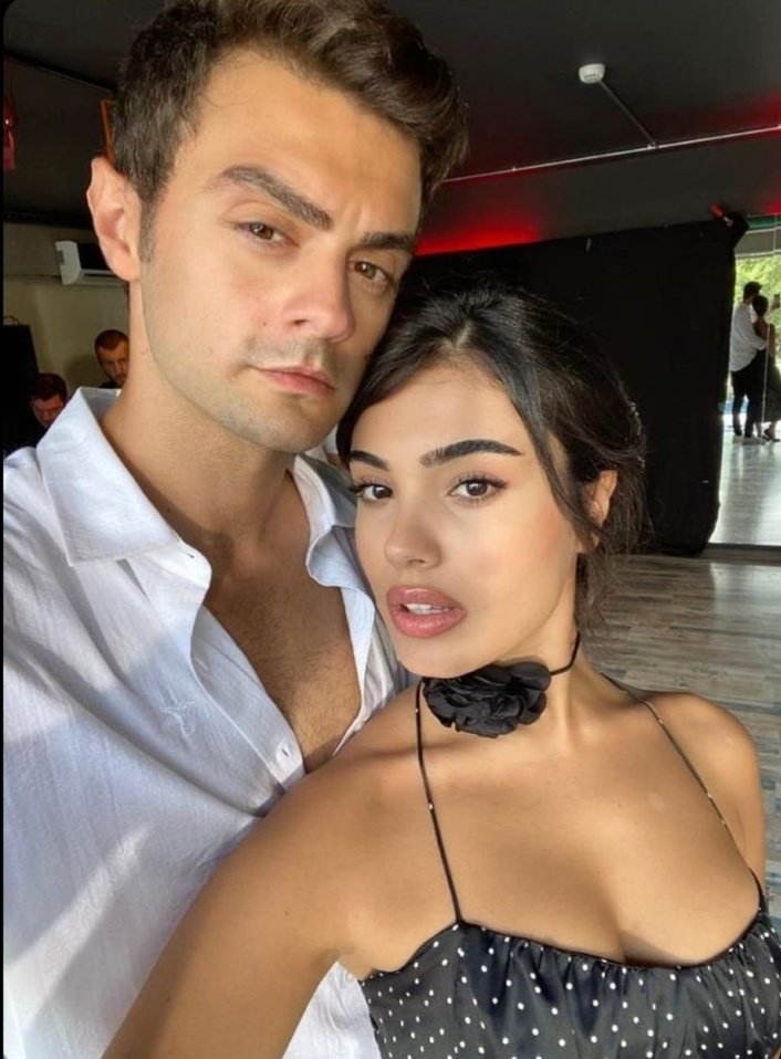 Internetda jinsiy aloqa uchun oqituvchini shantaj qilish Ladyboy porno toplamlari