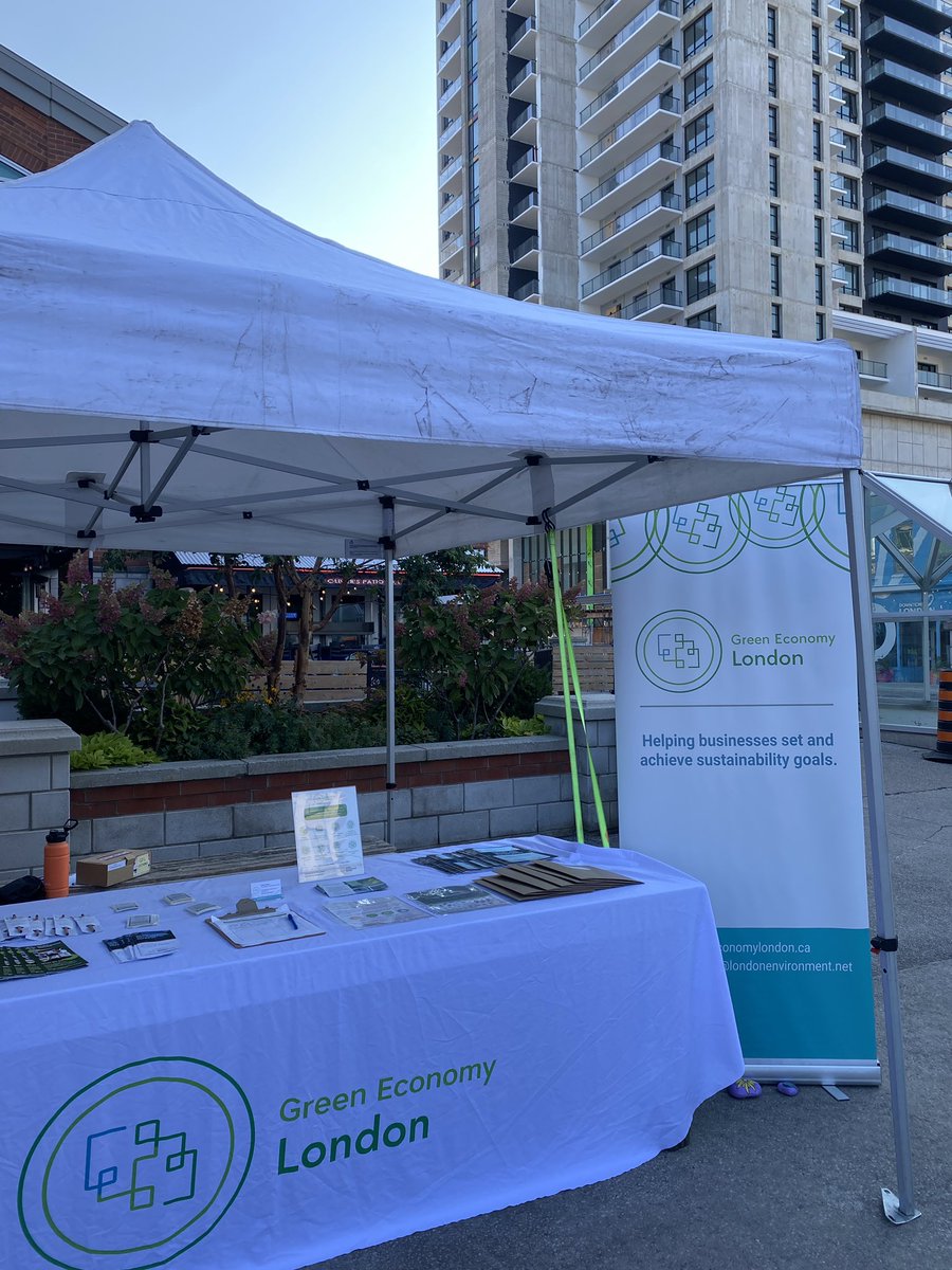 Today we’re at the <a href="/CoventGardenLDN/">Covent Garden</a> market! Come by and chat with us about how you can incorporate #sustainability 🌱 into your business.🌎
